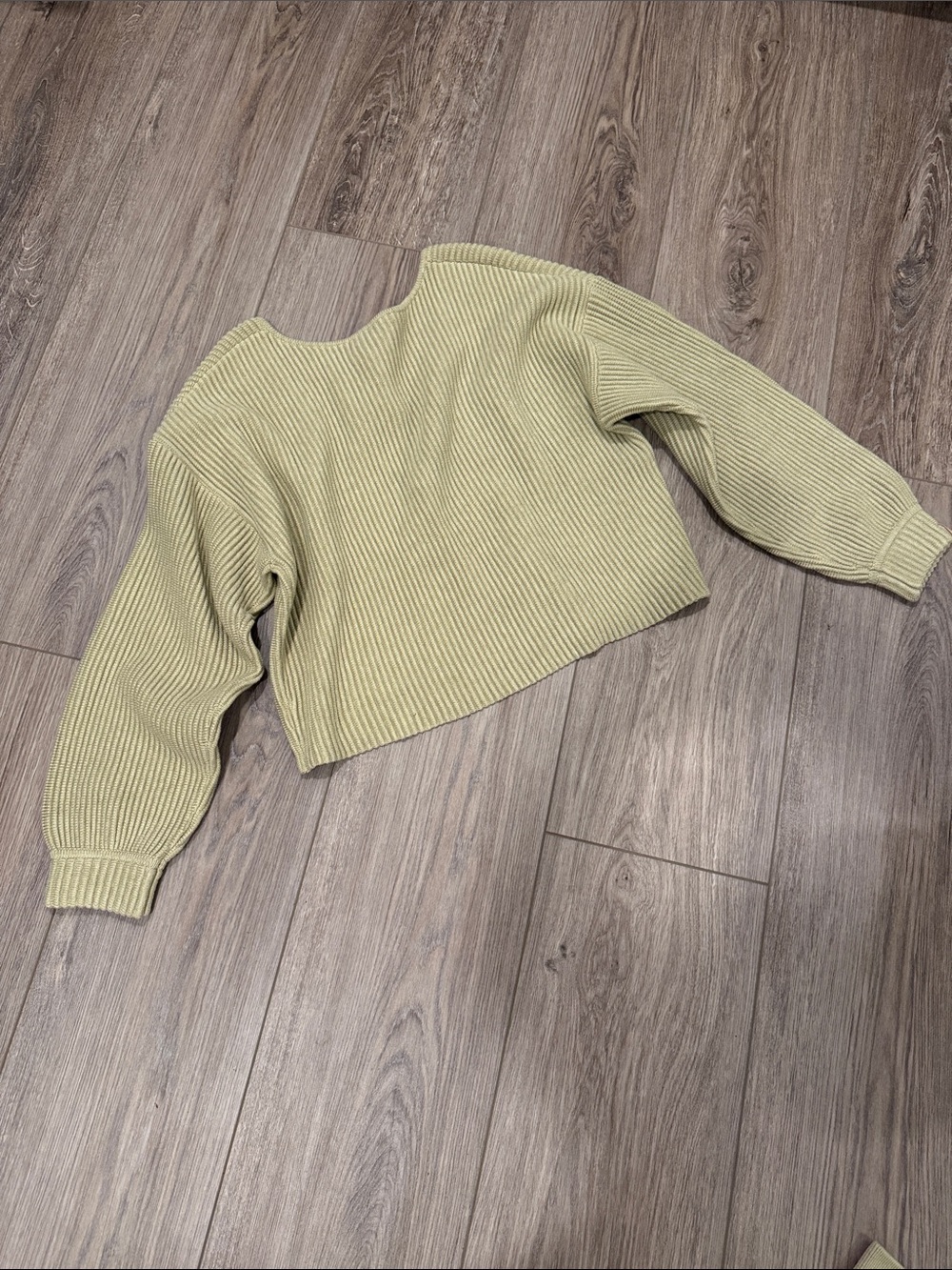 NWT Lunya Cotton Silk Reversible Ribbed V-Neck Cropped Ribbed Sweater in Sage - Picture 3 of 6